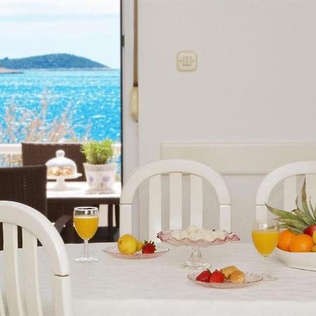 Apartments Sandy Рогозница Екстериор снимка