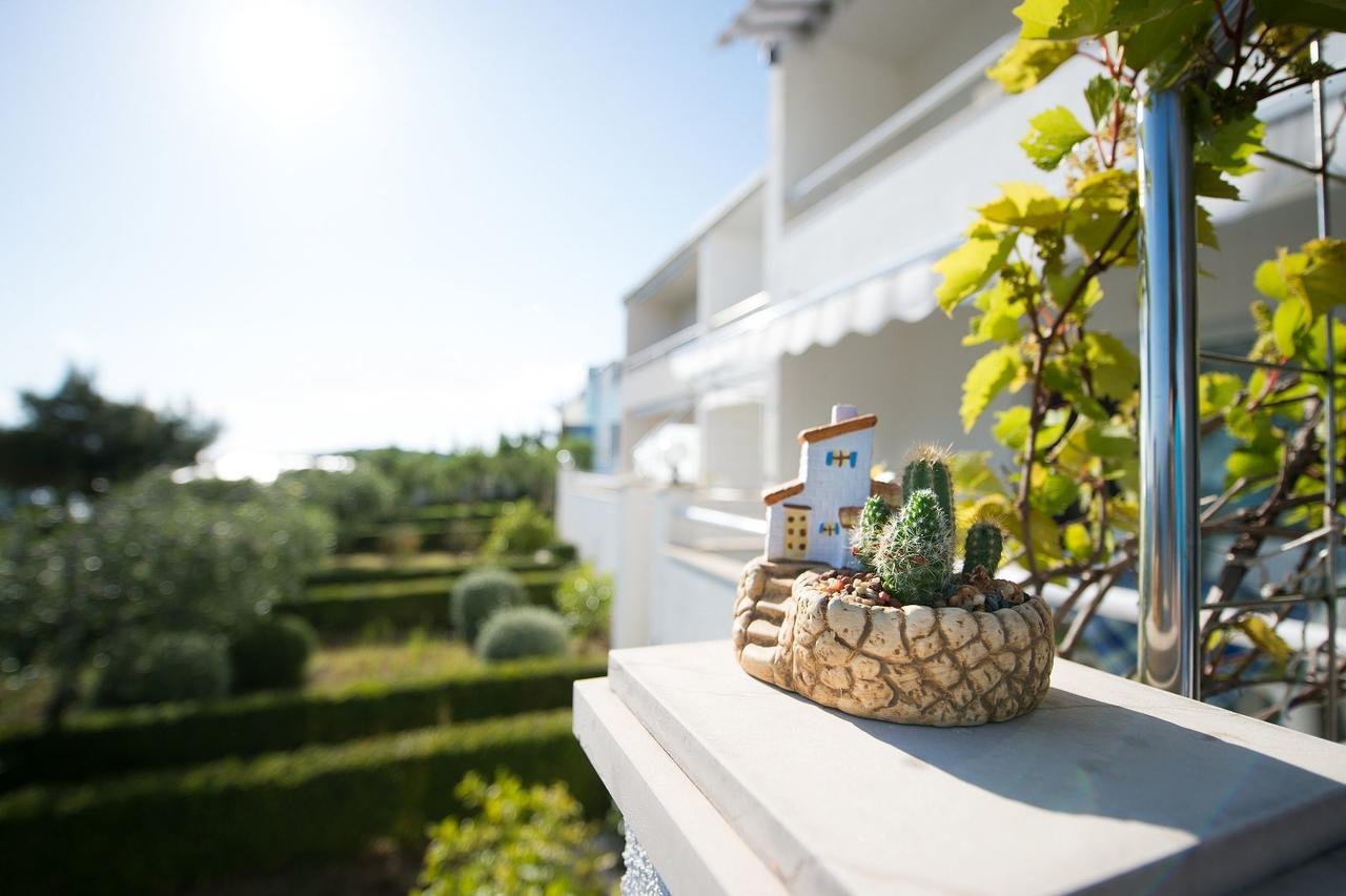 Apartments Sandy Рогозница Екстериор снимка