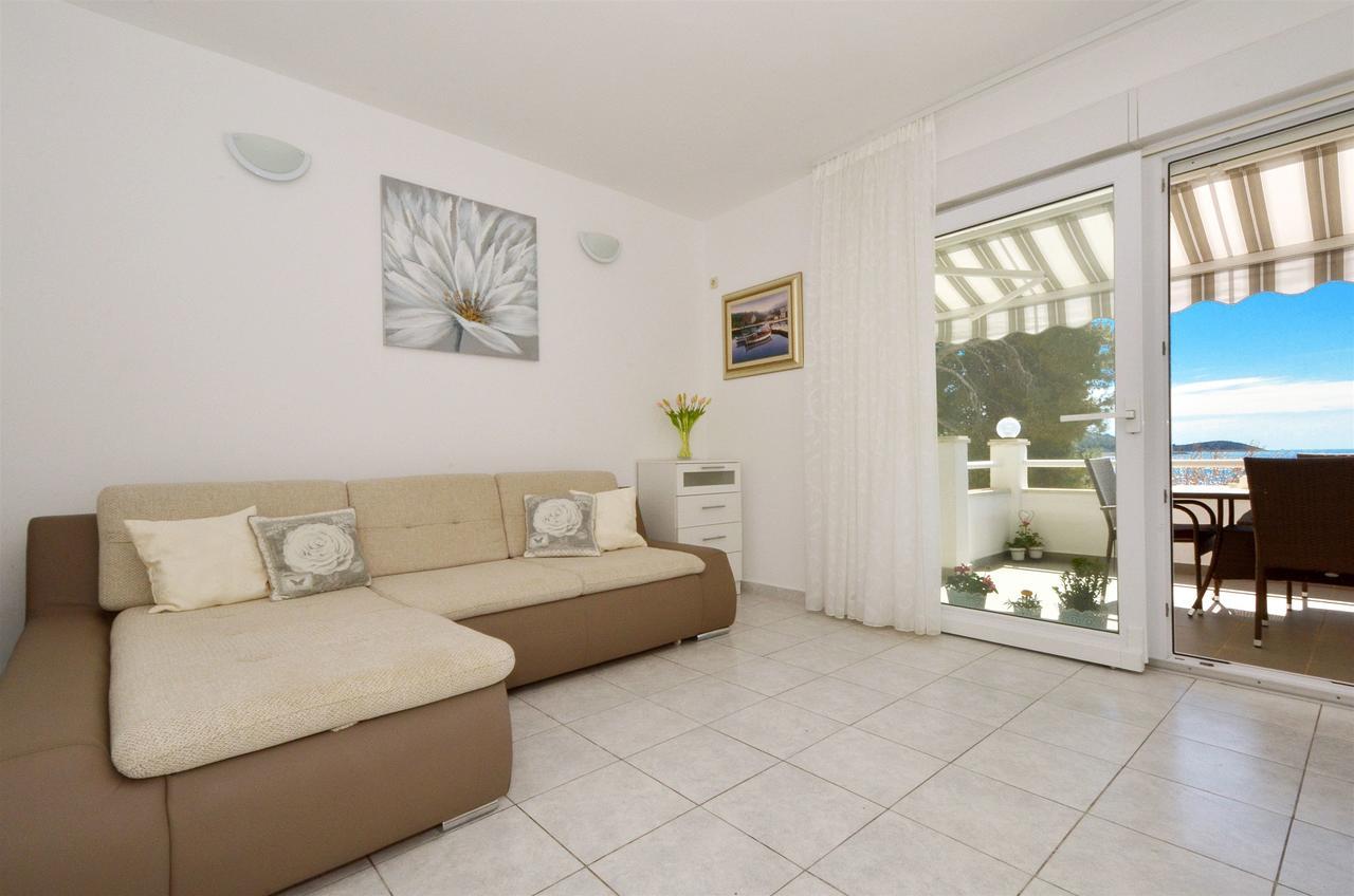 Apartments Sandy Рогозница Екстериор снимка
